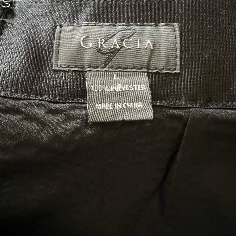 Gracia Skirt Full Back Zip Embroidered Gray Black White Textured Floral. - Picture 5 of 6